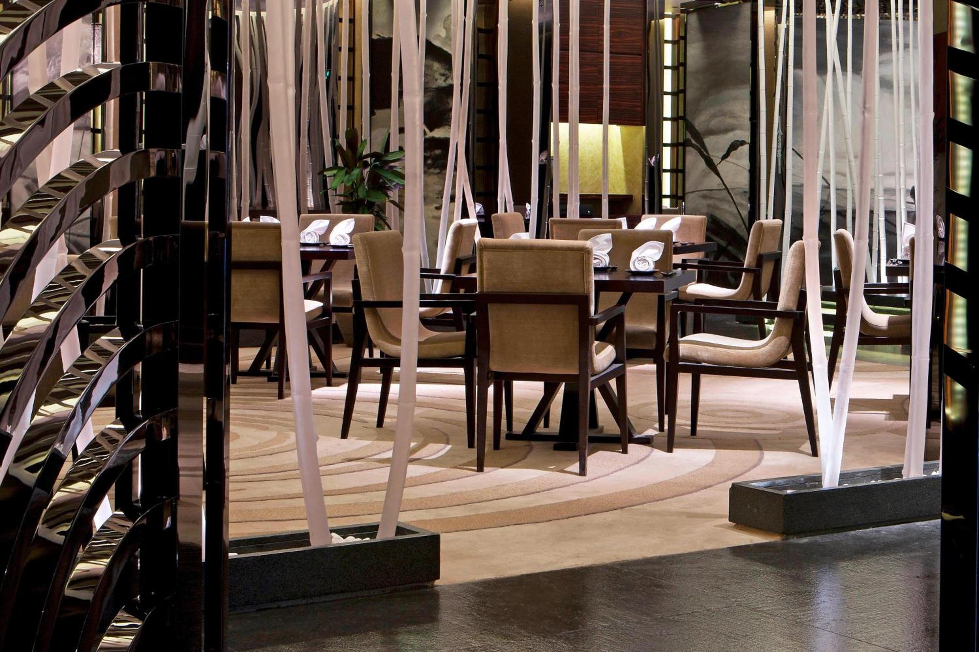 Sheraton Grand Beijing Dongcheng Hotel Экстерьер фото